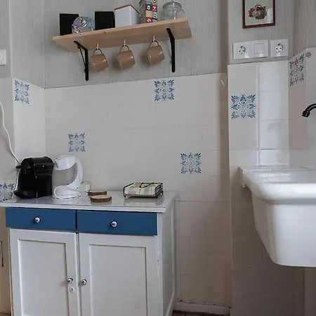 Apartment Centrally Located Vintage Flat